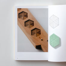 画像をギャラリービューアに読み込む, 図録『鍵善良房コレクション 鈴木悦郎 ひびをたのしく』