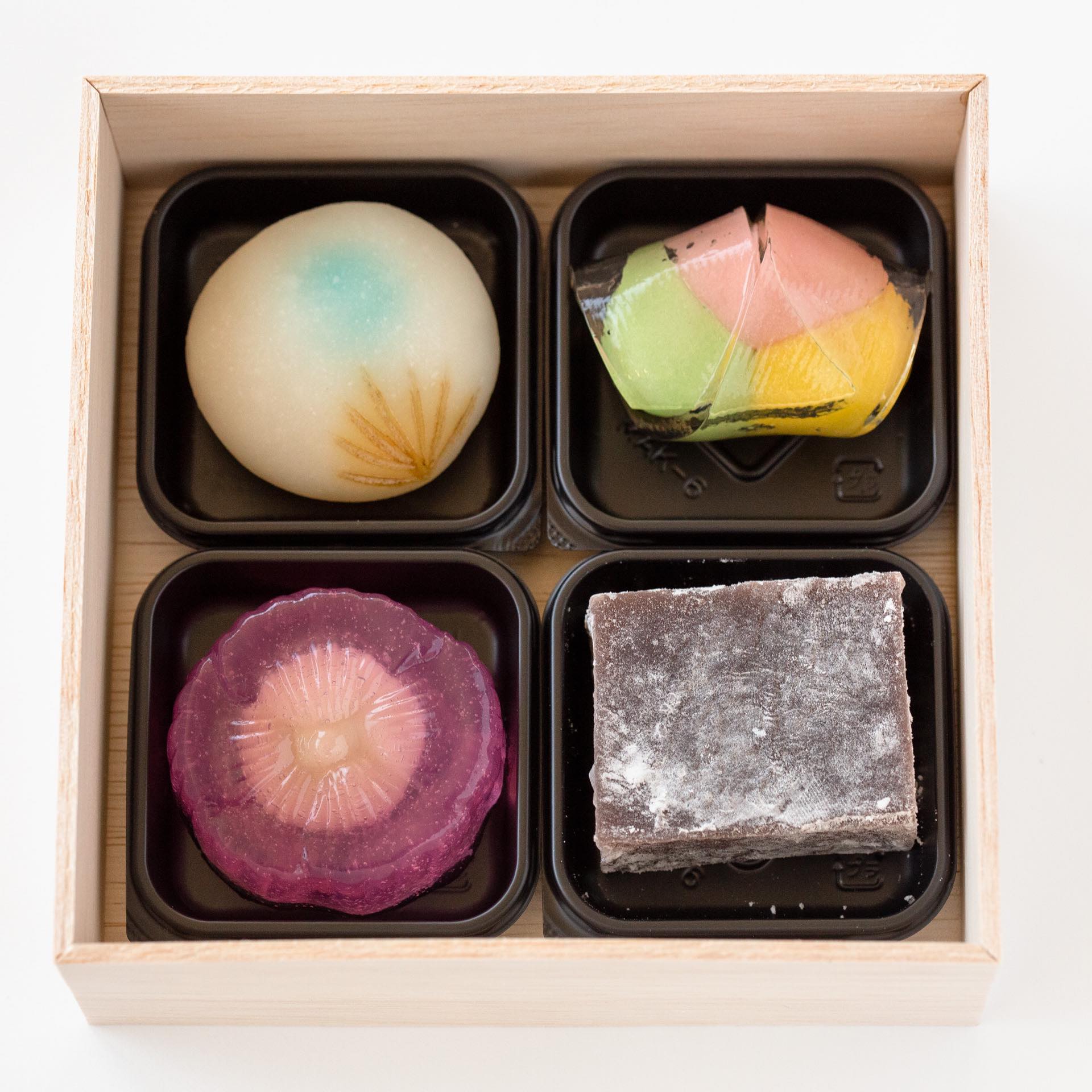 季節の上生菓子4種セット – 鍵善良房オンラインショップ