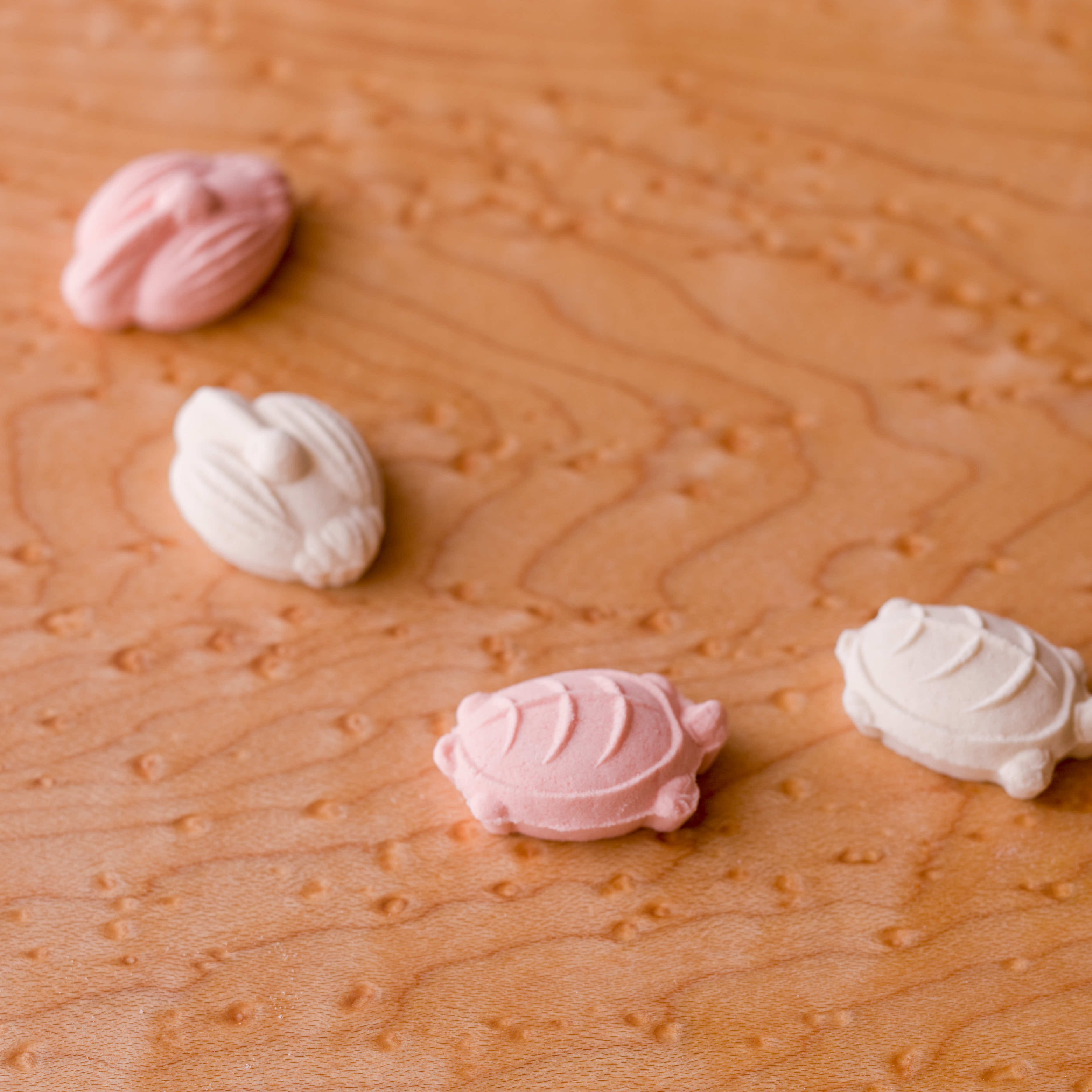 ●旧家名品 三つ重ね 亀甲形 菓子重箱 華やかな菊尽くし 美品 明治 大正 箱付 加賀亀甲重【和風三段重】 | 2026年おせちの通販・予約ならSL Creations