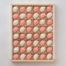 画像をギャラリービューアに読み込む, 【お正月 別誂え】 木箱48個入り 鶴ト亀（つるとかめ）
