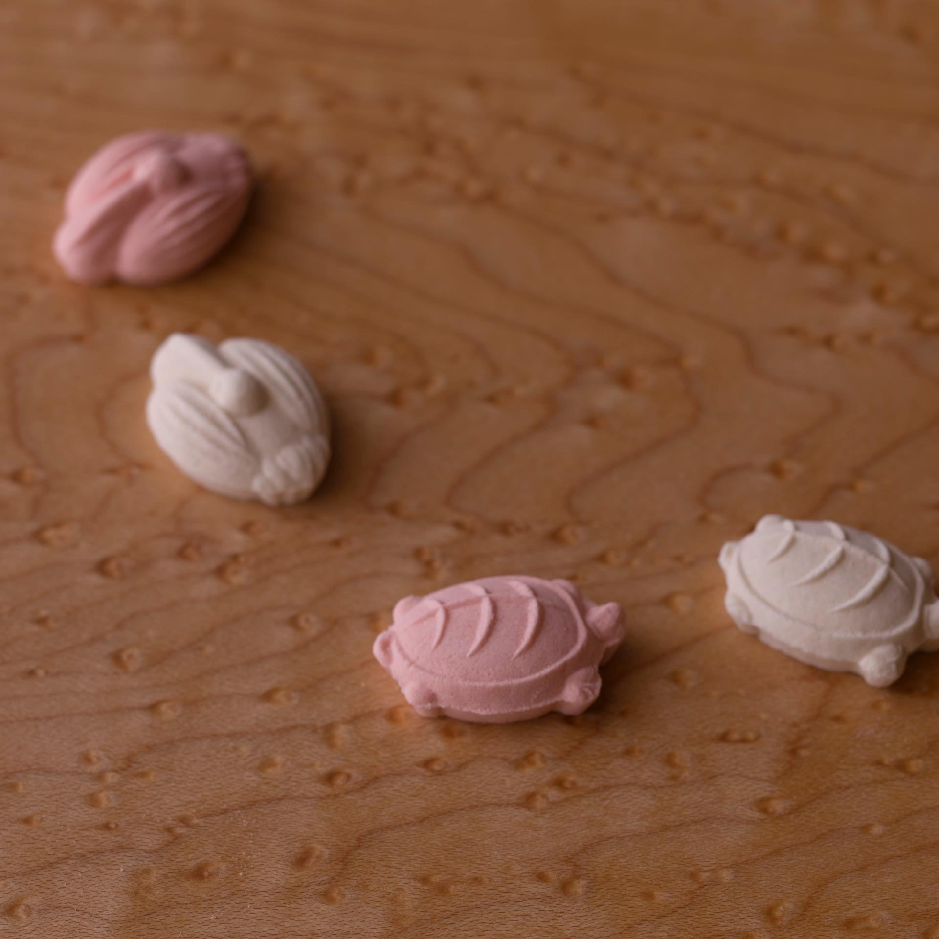 松ぼっくり　干菓子押し型 松ぼっくり 干菓子押し型 口のなかでホロリとほどける「和三盆